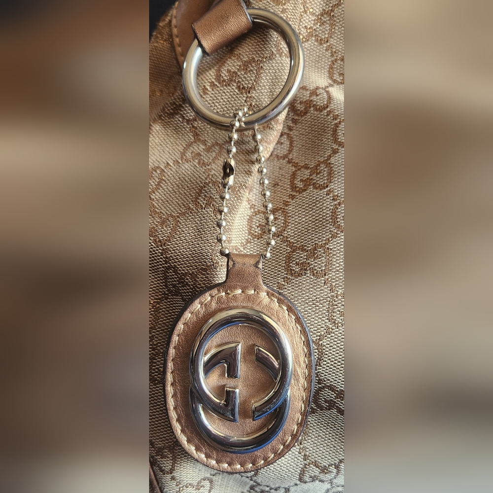 GUCCI GG Canvas Suki Tote - Picture 10 of 14